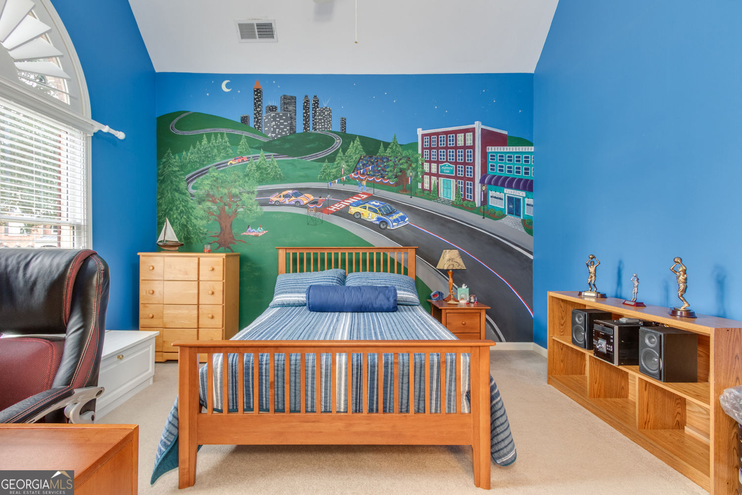 Alpharetta, Georgia 30022, United States, 5 Bedrooms Bedrooms, ,5 BathroomsBathrooms,Residential,Pending,182551