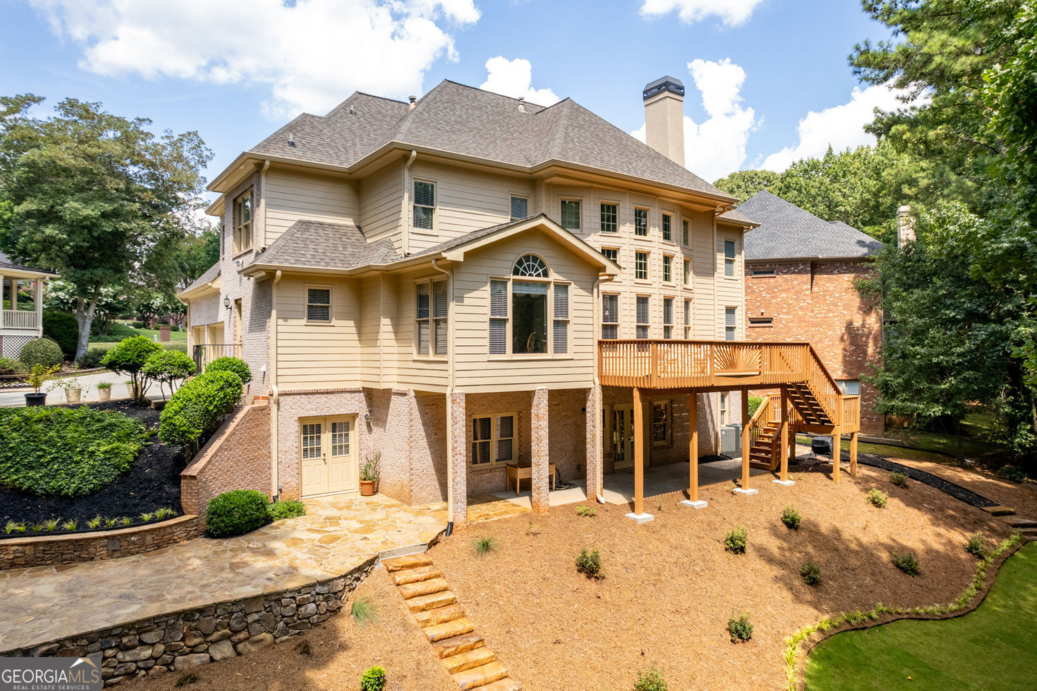 Alpharetta, Georgia 30022, United States, 5 Bedrooms Bedrooms, ,5 BathroomsBathrooms,Residential,Pending,182551