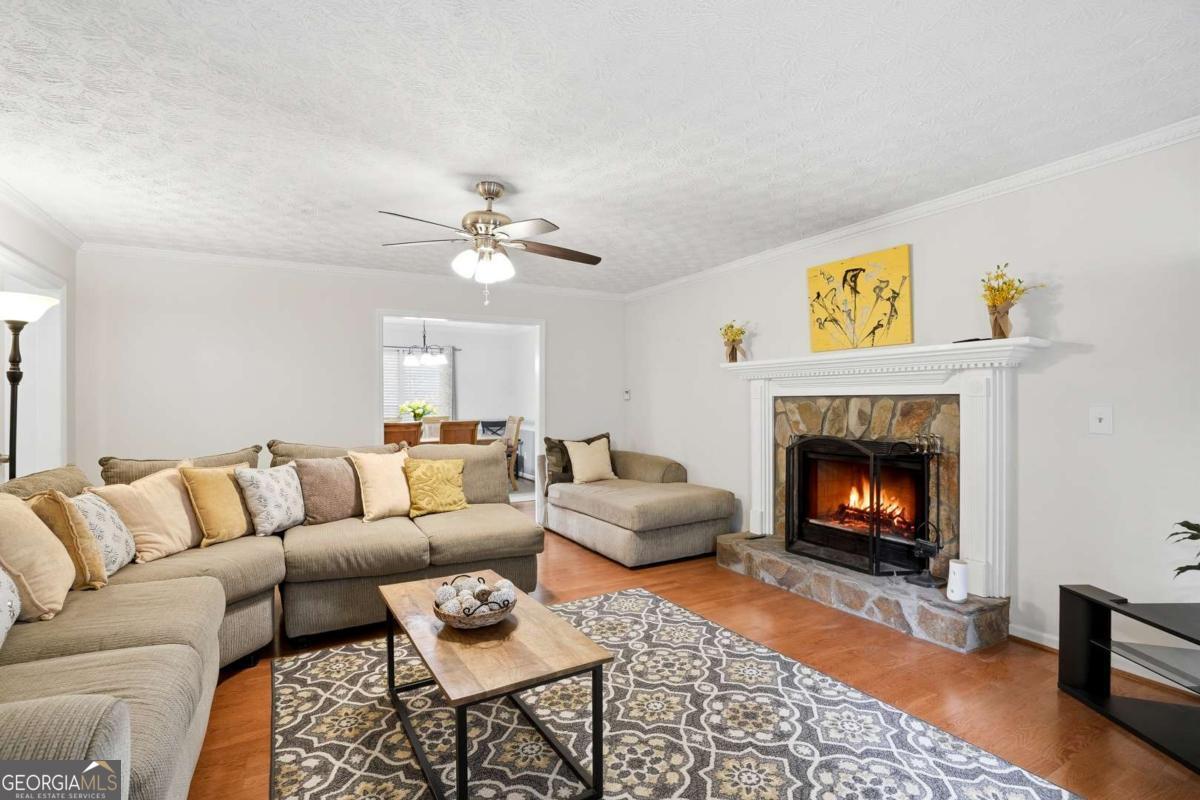 1354 Velvet Creek GLN SW