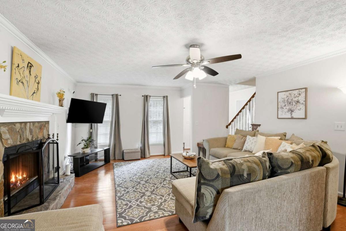 1354 Velvet Creek GLN SW