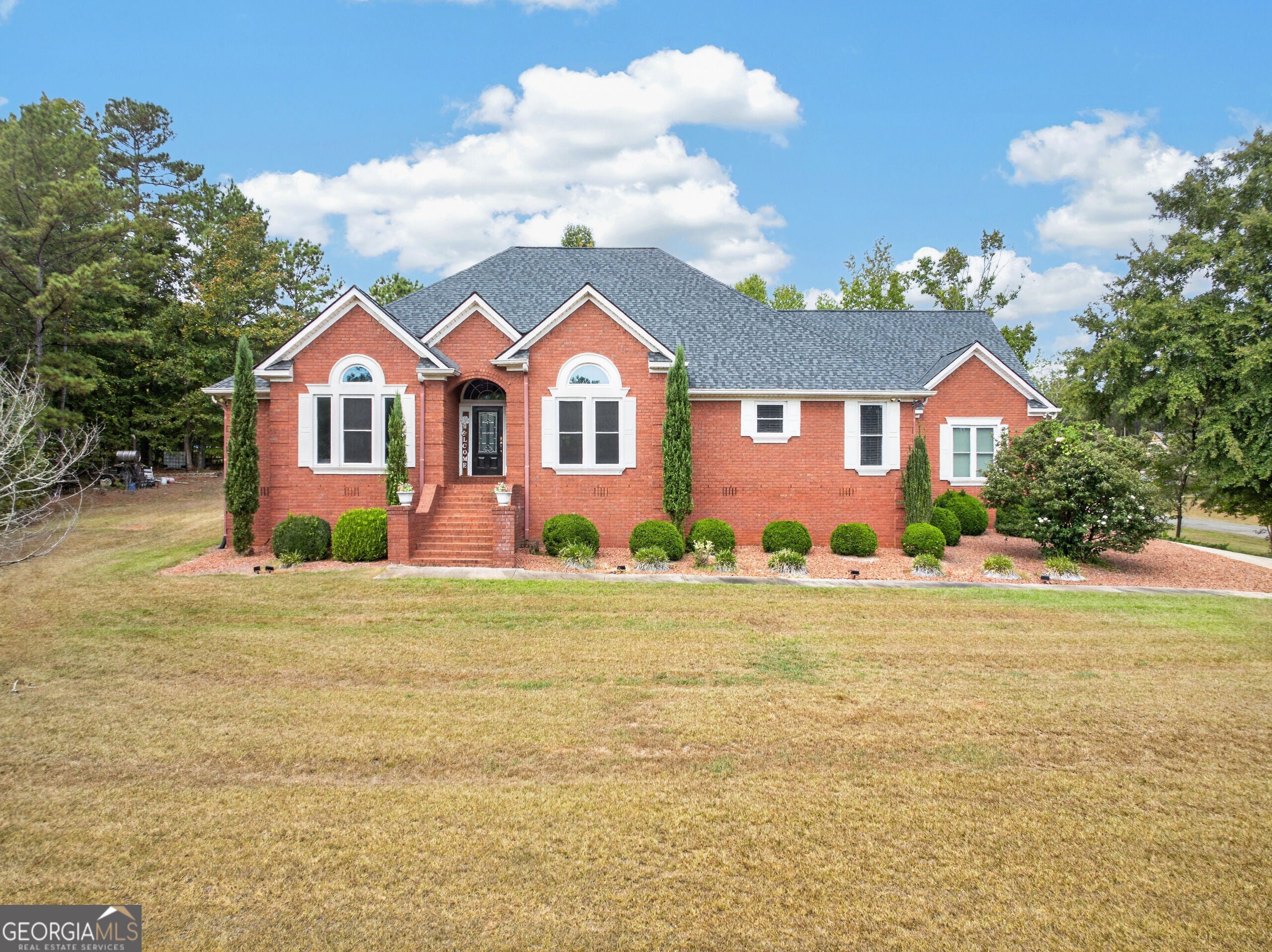 128 Lakemere LN NW