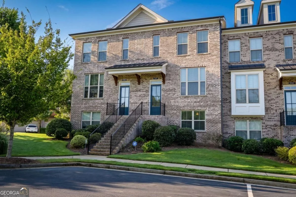 2177 Parkside Glen View