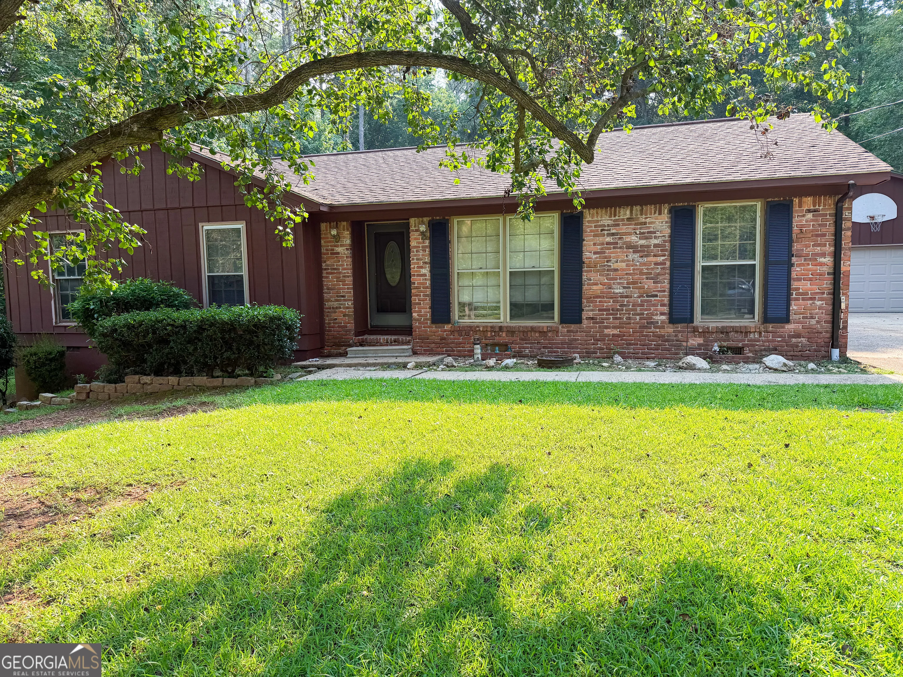 123 Hazel Way