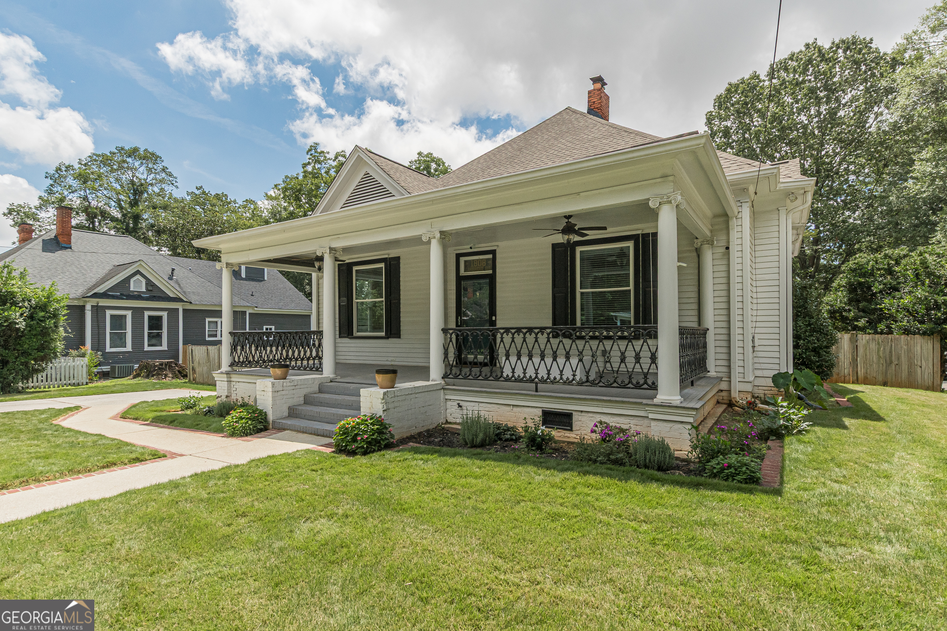 1808 Cambridge AVE