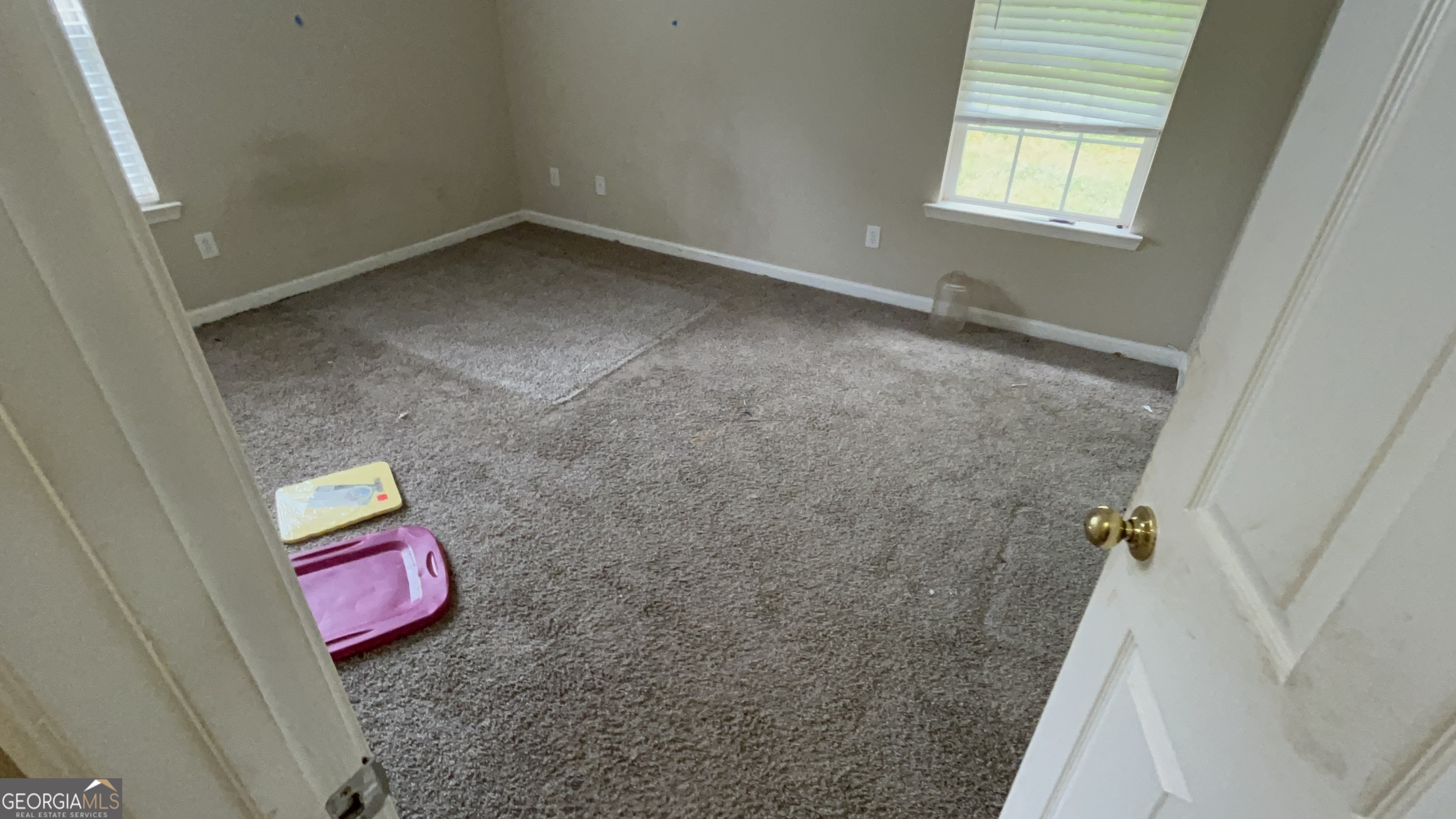 305 Veal RD