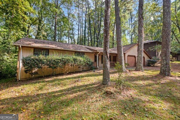 Photo of 995 Willow Run Run, Stone Mountain, GA 30088 (MLS # 10879858)