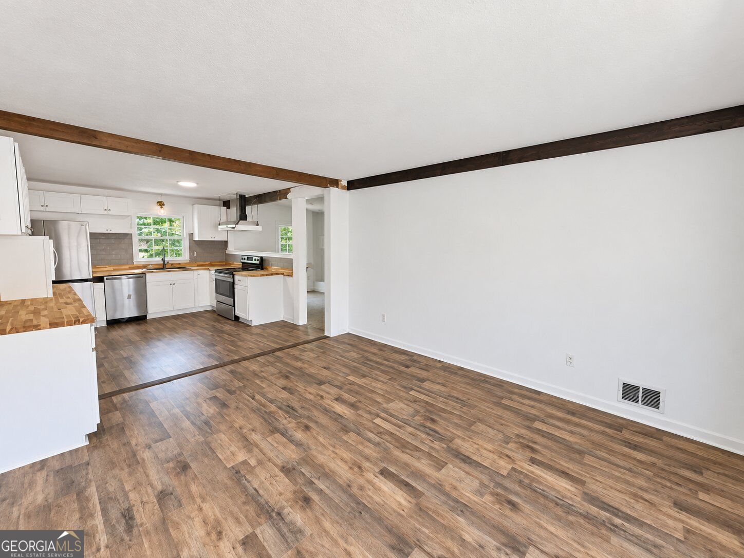310 Cavalier RD
