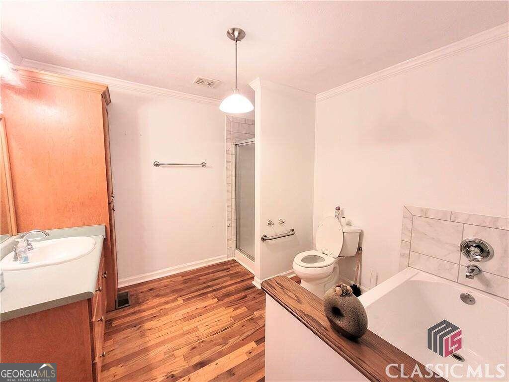Picture for the property 10277186, 3 beds, 2 baths