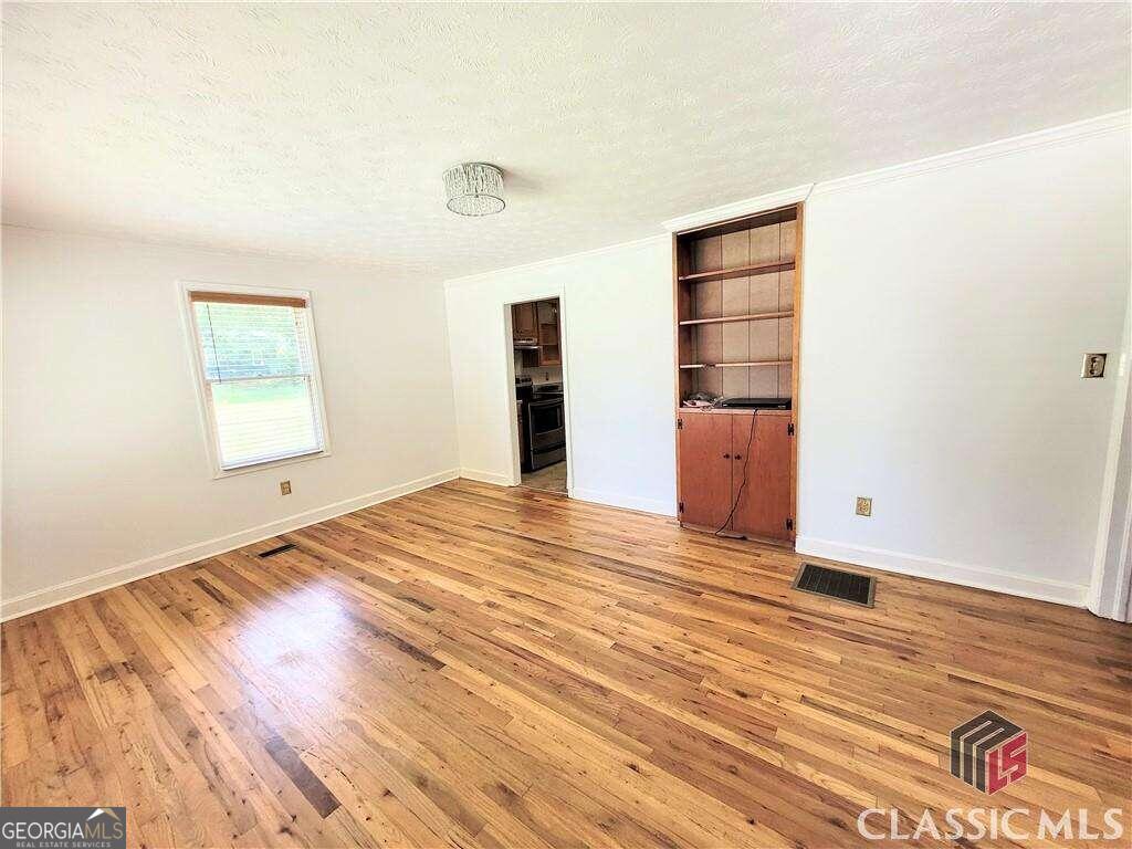 Picture for the property 10277186, 3 beds, 2 baths