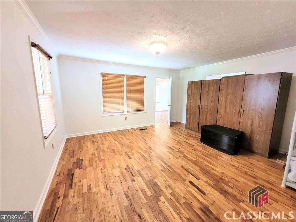 Picture for the property 10277186, 3 beds, 2 baths