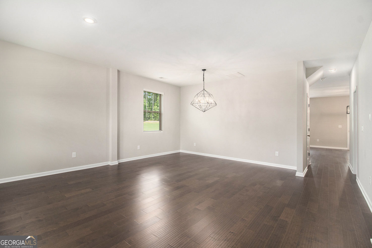 8041 Louis DR
