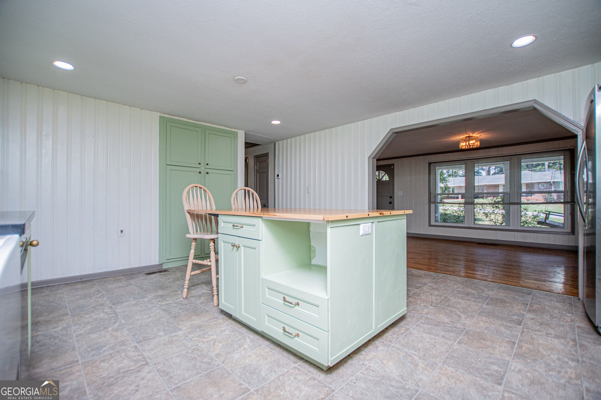 105 Sharp DR