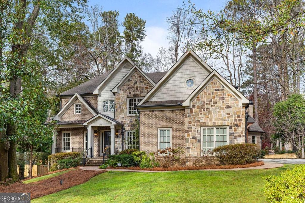 Photo of 590 Windsor Parkway, Atlanta, GA 30342 (MLS # 10656885)