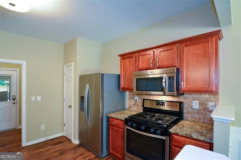 Waterside at Ellison Lakes Townhomes - Residential