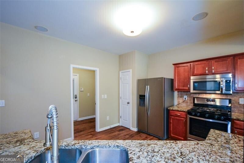 Waterside at Ellison Lakes Townhomes - Residential