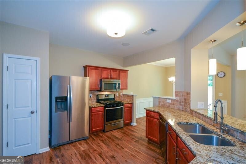 Waterside at Ellison Lakes Townhomes - Residential