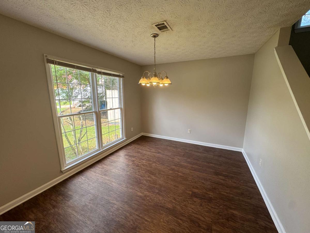 1048 Brandon LN