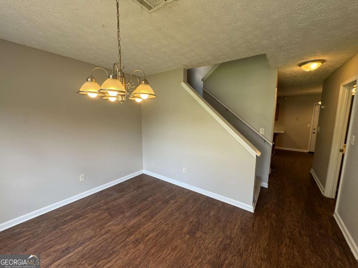 1048 Brandon LN