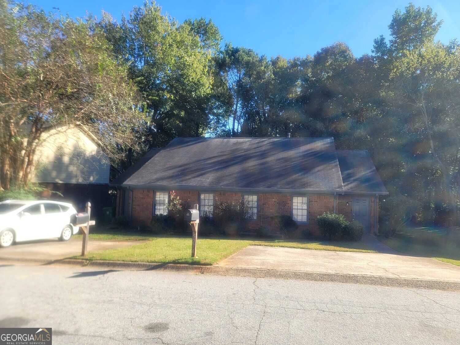 5272 Ridge Forest DR