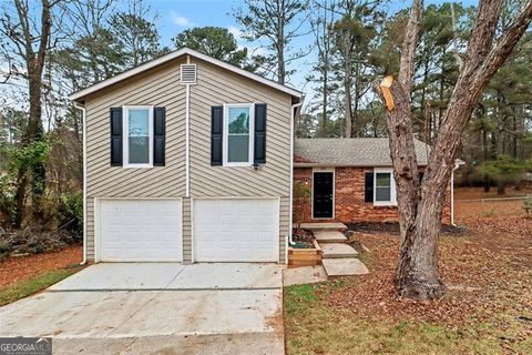 Photo of 3723 CHIMNEY RIDGE Court, Ellenwood, GA 30294 (MLS # 10654089)