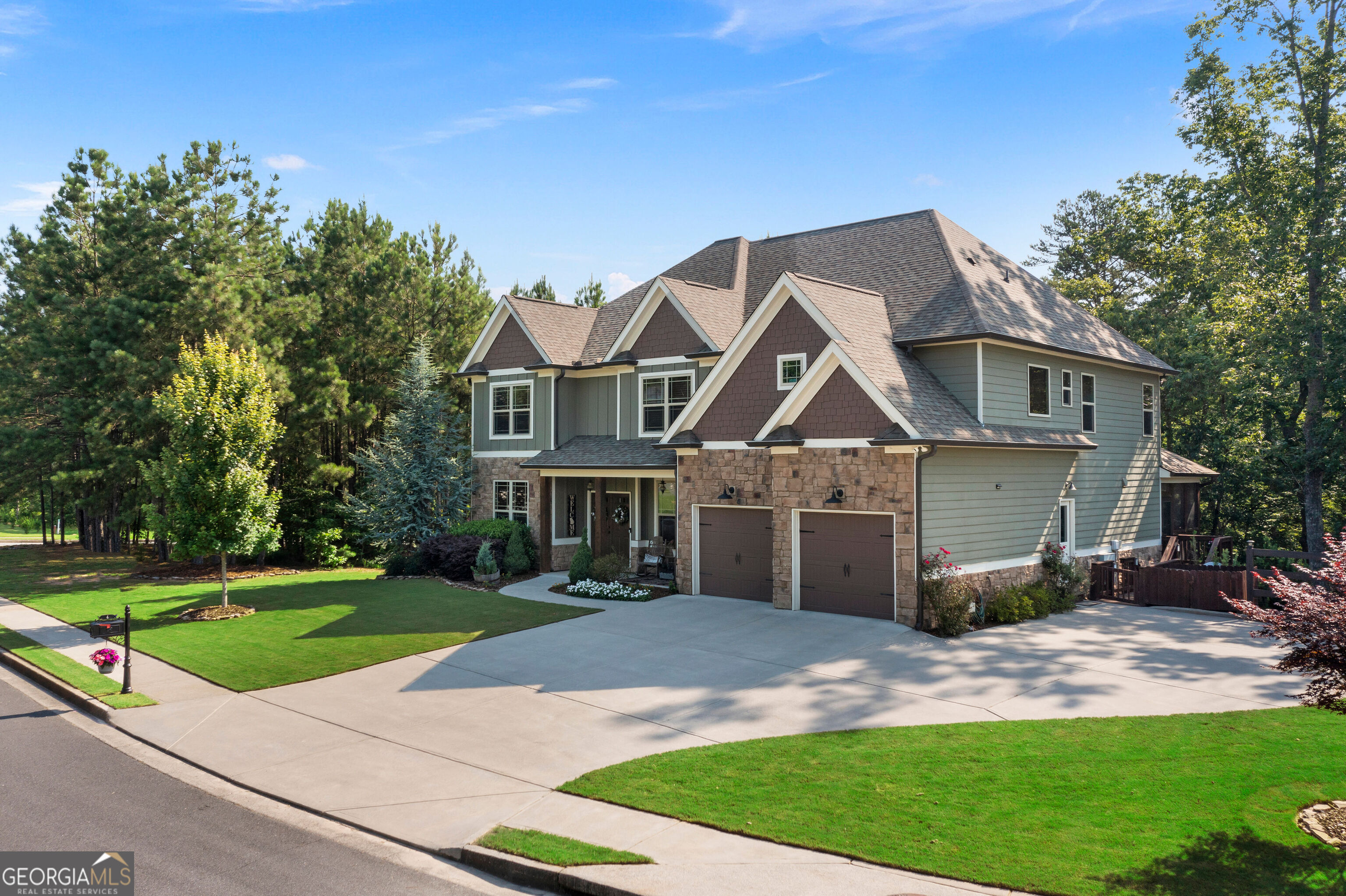 4 Bluff CT SE