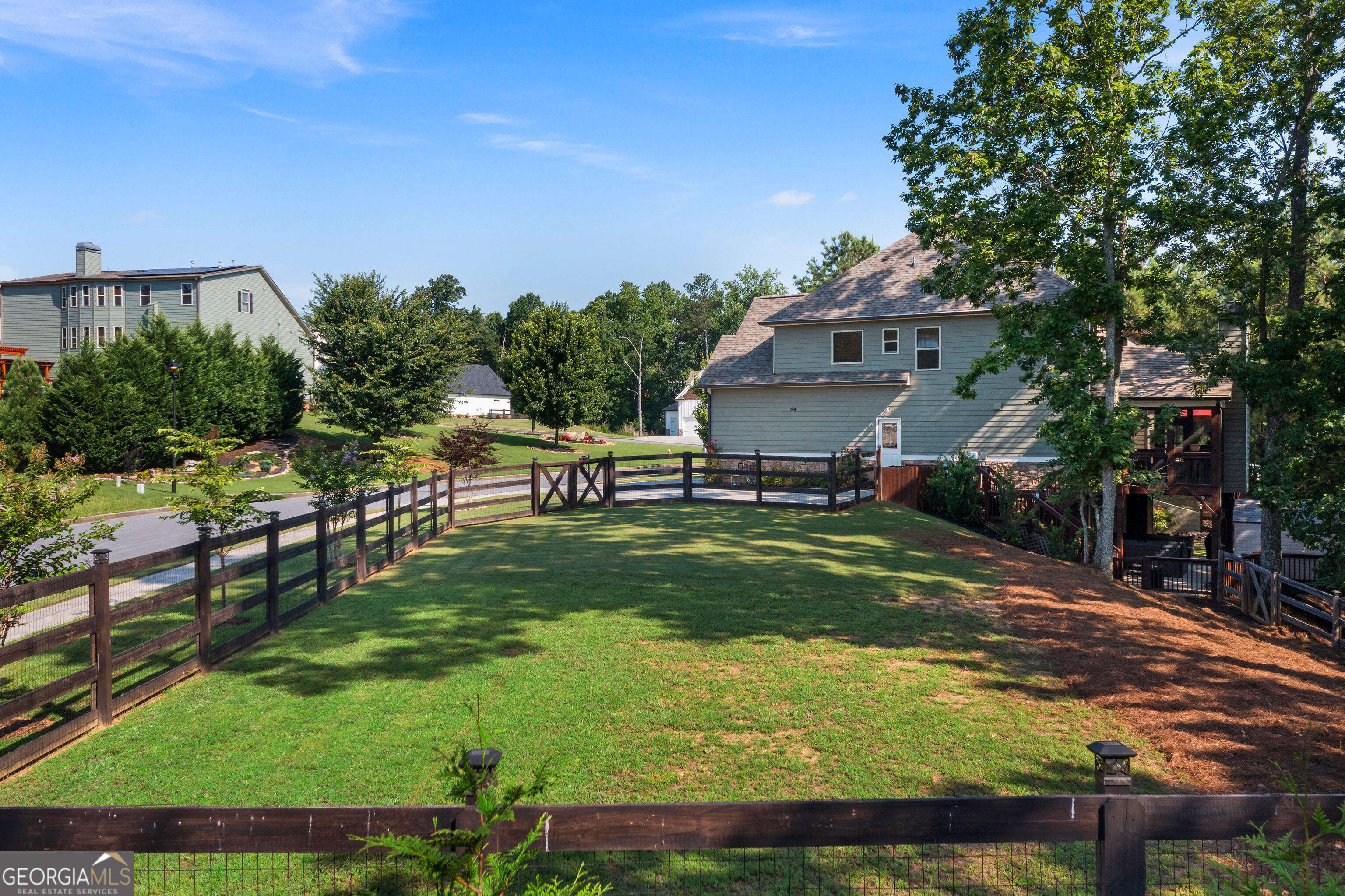 4 Bluff CT SE