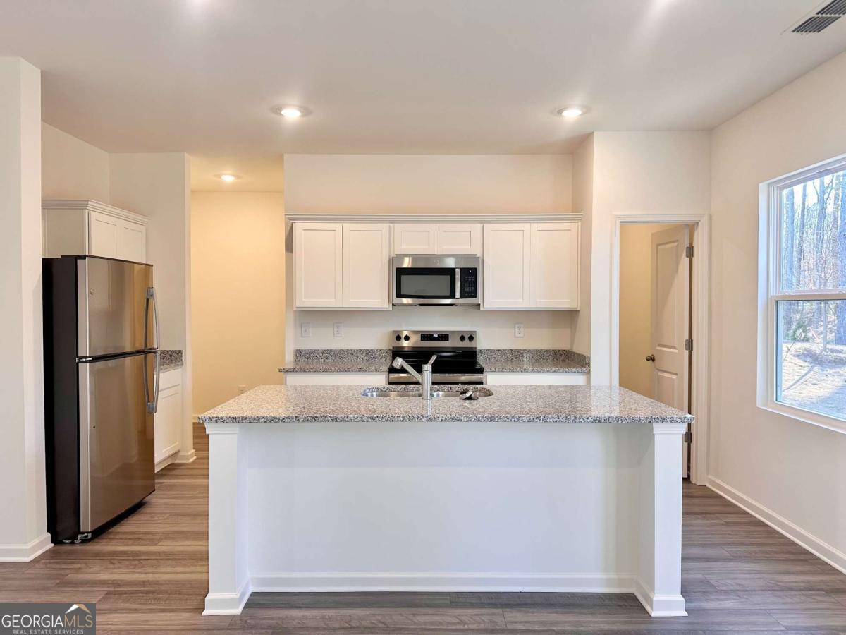 23 Crescent BLVD