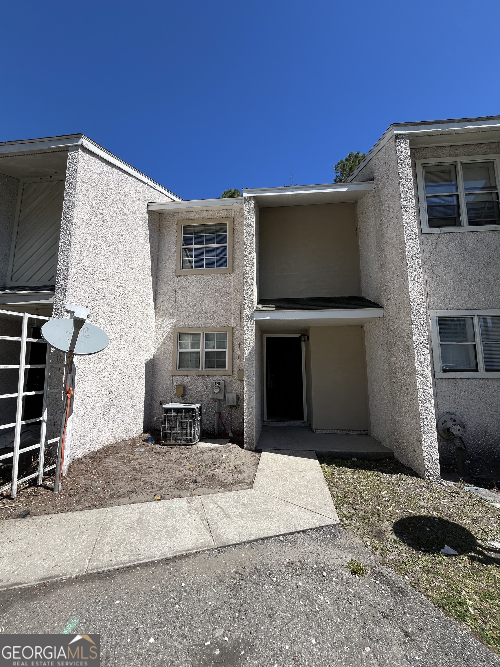 FIRST 7 DAYS RENT FREE! 2 bedroom 1.5 bath ready for move in! Resident portal available for 24/7 online access for easy payments and other features. $65 application fee per person over the age of 18. Credit check (minimum 600), income verification (3 times the rent), and clean rental history required during the application process. Completed applications (all documentation included) are processed on a first come basis. Lawn care is $33 a month. Nonrefundable pet fee of $300 per pet with breed restrictions and owner approval. Must also submit updated rabies vaccination records during the application process. Give our office a call today to schedule an appointment. 912-729-6446