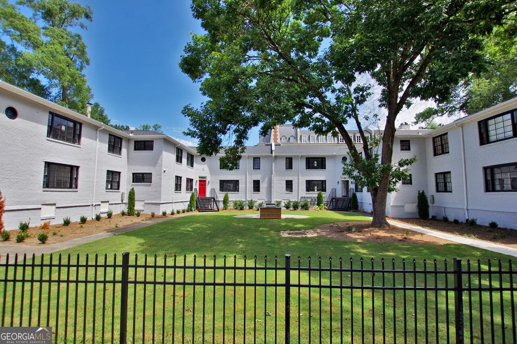 Photo of 99 Peachtree Memorial Drive #C2, Atlanta, GA 30309 (MLS # 10754259)