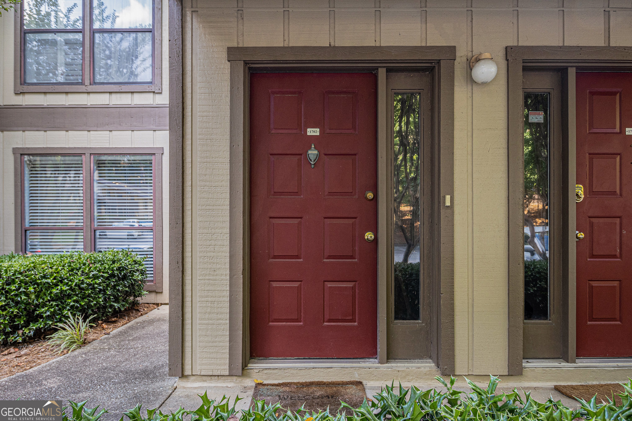 1702 Woodcliff DR NE