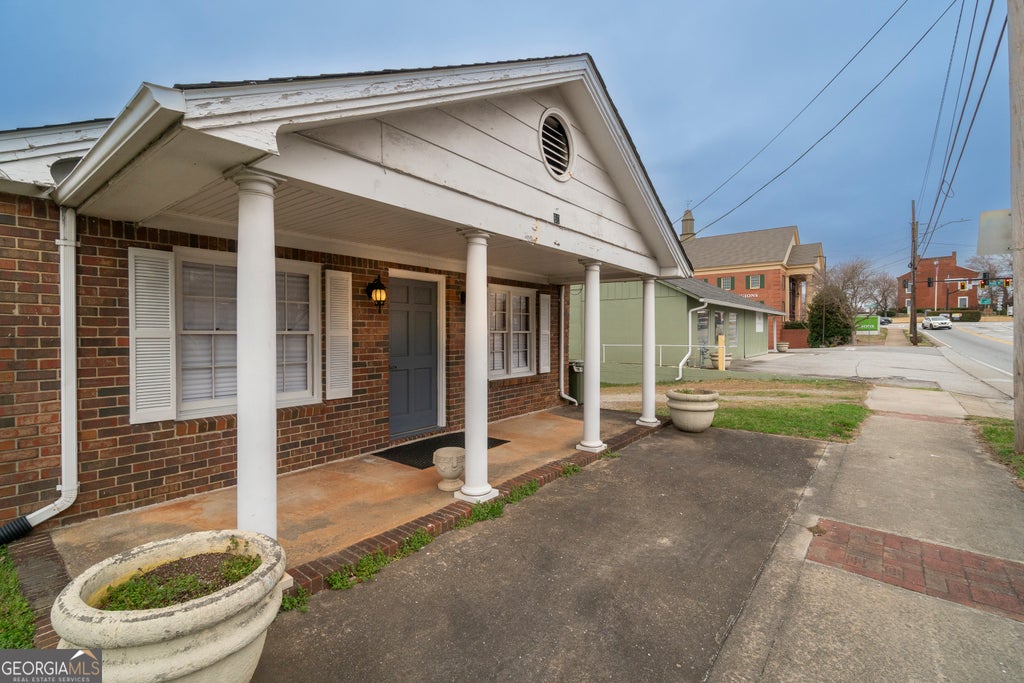 Photo of 60 S Main Street, Cleveland, GA 30528 (MLS # 10813354)