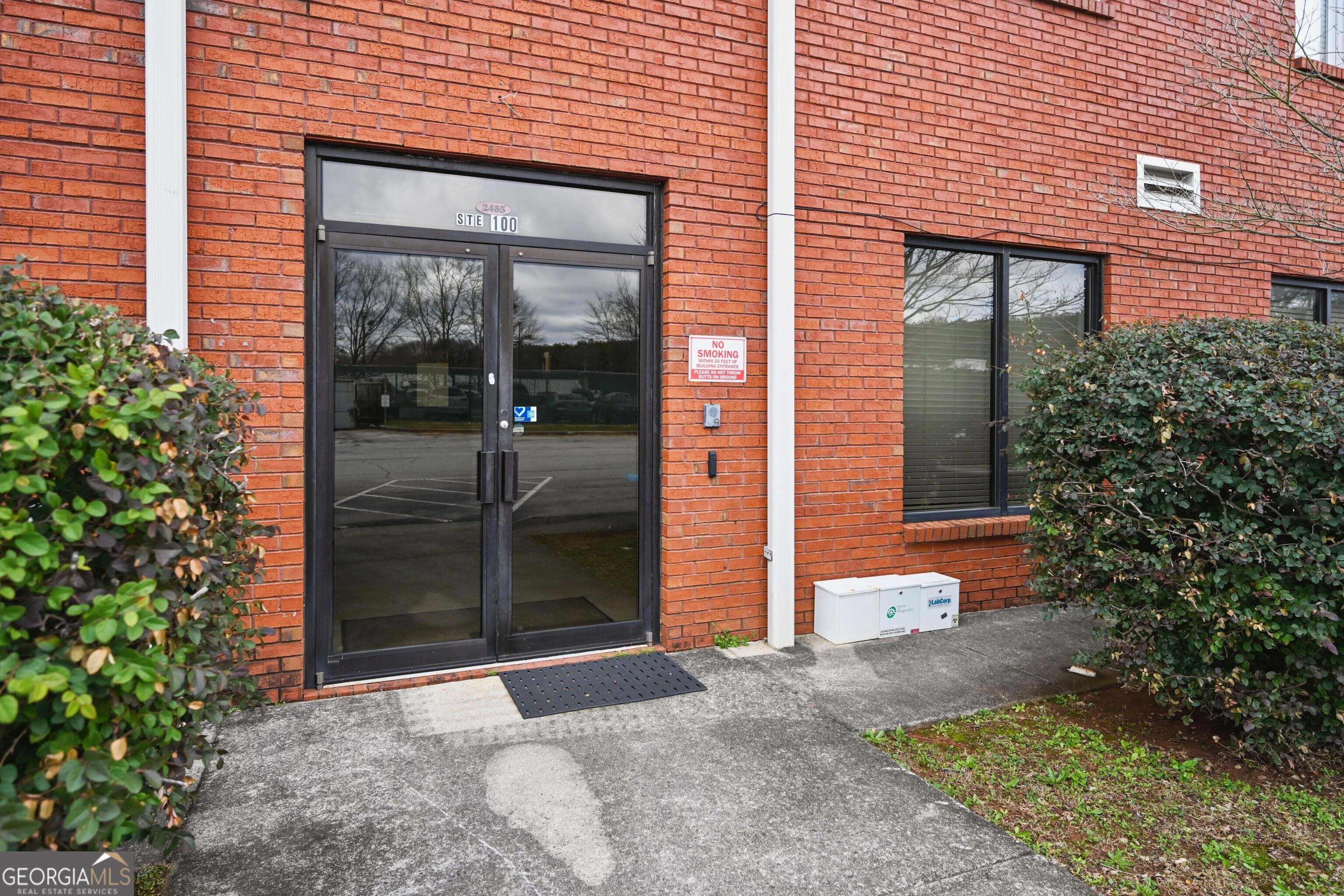 2465 Main ST