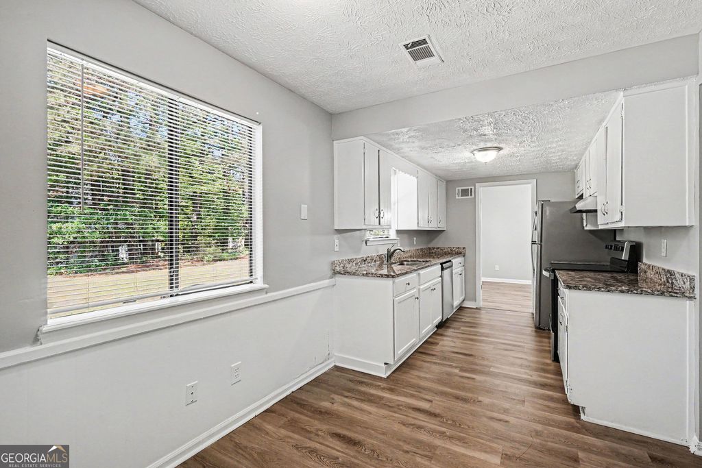 Photo of 4406 Blackbirch Lane, Decatur, GA 30034 (MLS # 10762293)