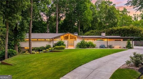 Photo of 3253 Rilman Drive NW, Atlanta, GA 30327 (MLS # 10767557)