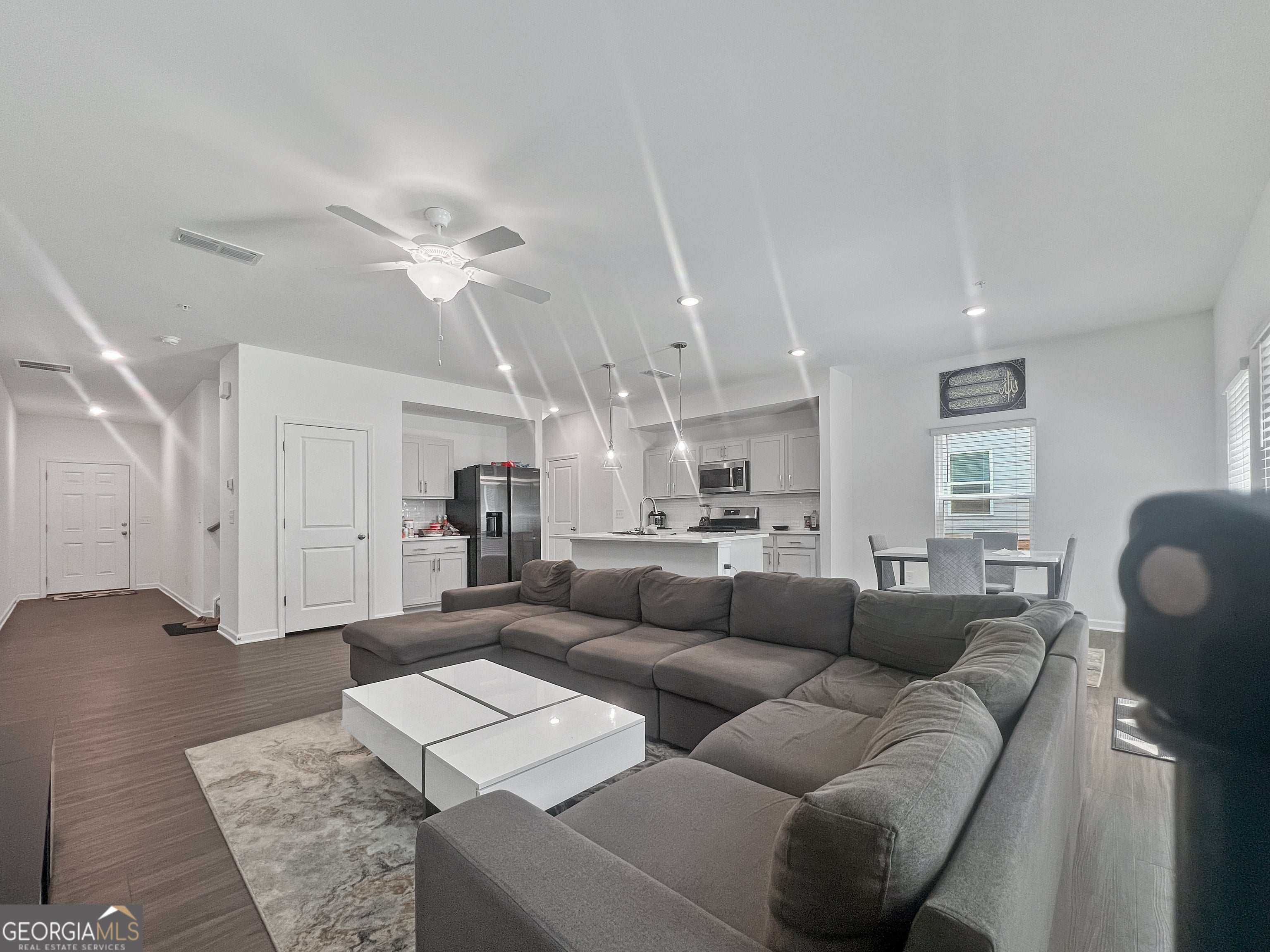 6631 Wyndall DR