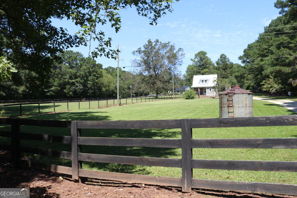 Photo of 3854 Buckhead Road, Madison, GA 30650 (MLS # 10692683)