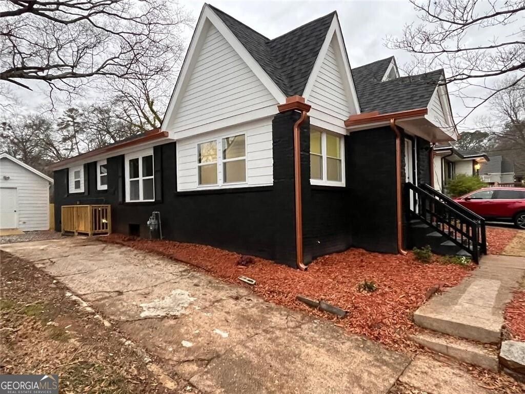 Photo of 1332 Thurgood Street SW, Atlanta, GA 30314 (MLS # 10709048)