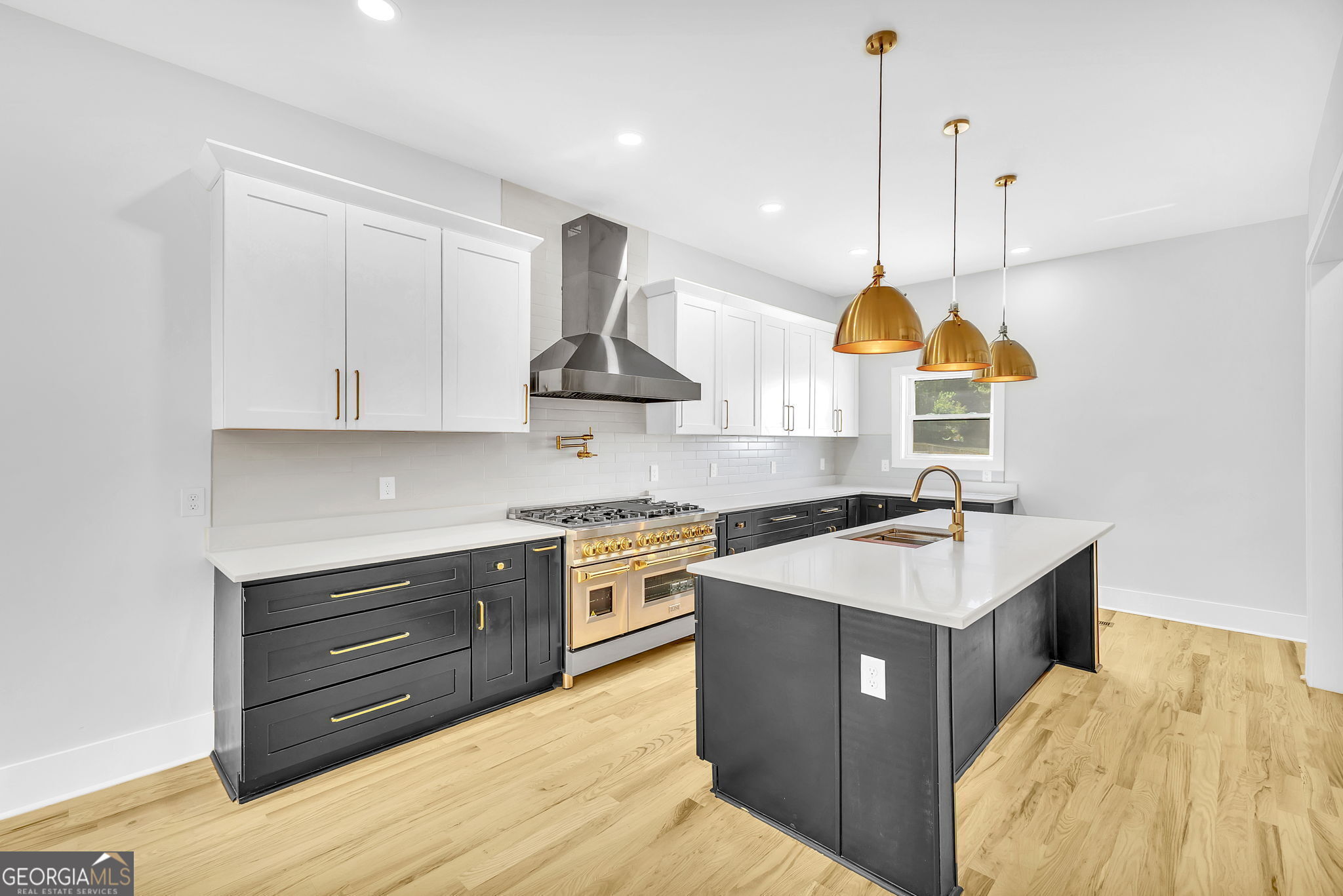 2361 Lynn Iris DR
