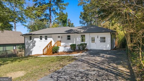 2039 Harwinor RD SE Smyrna GA 30082