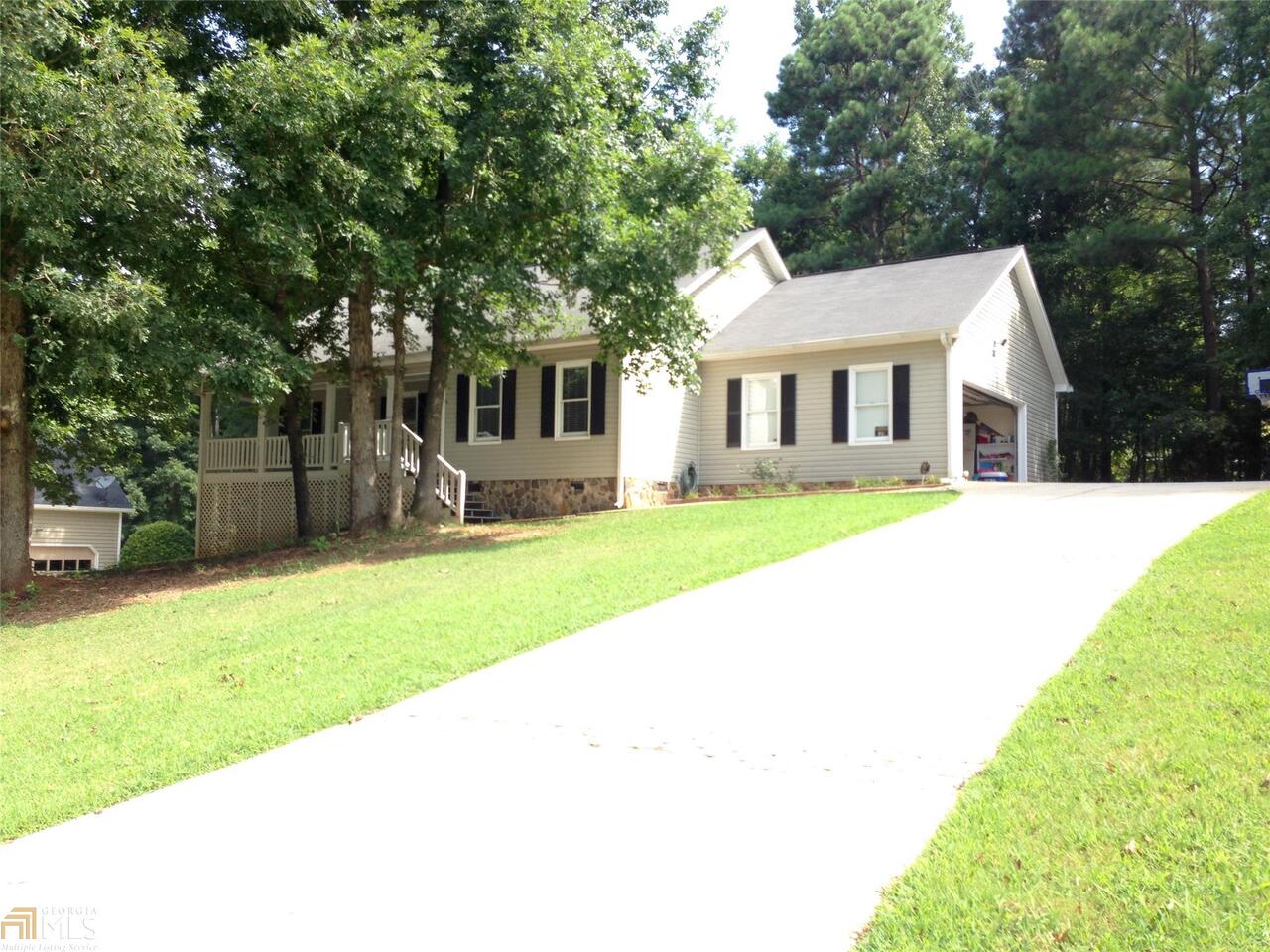DON'T MISS OUT ON THIS BEAUTIFUL HOME IN THE OLA SCHOOL DISTRICT!!! VERY NICE SPACIOUS RANCH, ROCKING CHAIR FRONT PORCH & SCREENED IN BACK PORCH, SPLIT FLOOR PLAN. THIS HOME ALSO FEATURES A SPACIOUS MASTER BEDROOM WITH TILE MASTER BATHROOM WITH LARGE WALK-IN CLOSET, DOUBLE VANITY SINK, GARDEN TUB AND SEP. SHOWER. HVAC AND WATER HEATER RECENTLY REPLACED. THIS HOME WON'T LAST LONG!!