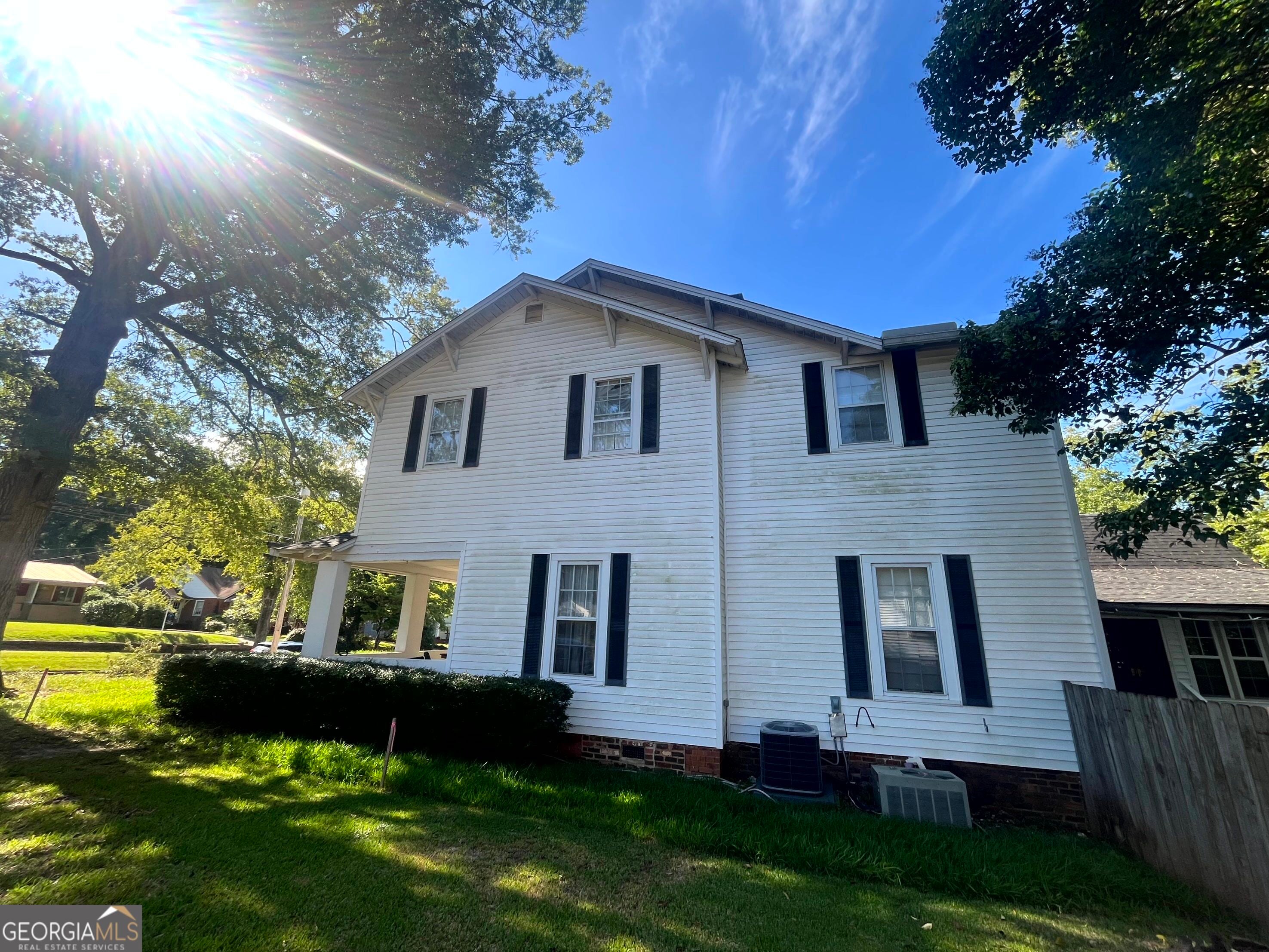 506 Spring ST