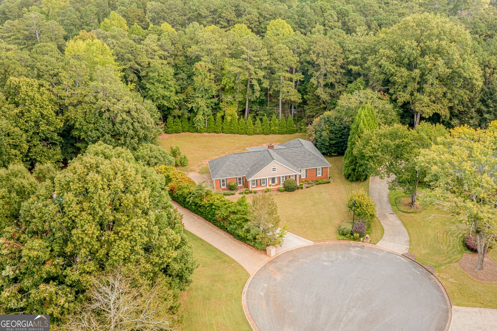 Photo of 560 Saddle Crest Drive, Roswell, GA 30075 (MLS # 10856076)