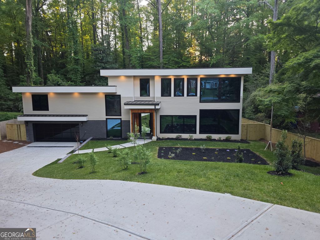 Photo of 3626 N Stratford Road NE, Atlanta, GA 30342 (MLS # 10733737)