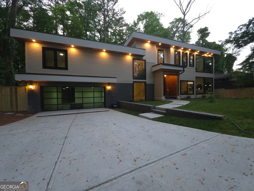 Photo of 3626 N Stratford Road NE, Atlanta, GA 30342 (MLS # 10733737)