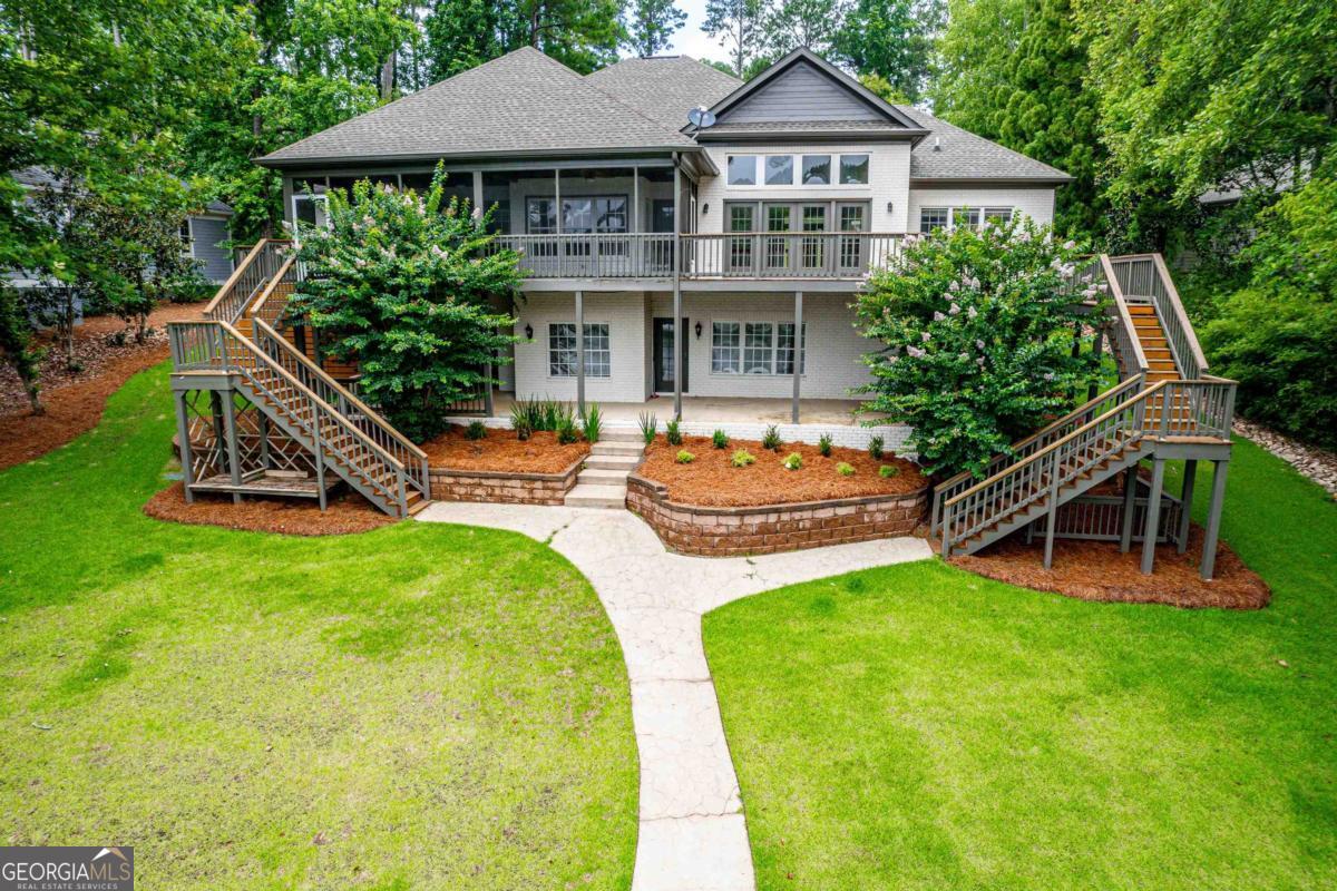 1390 Winged Foot DR
