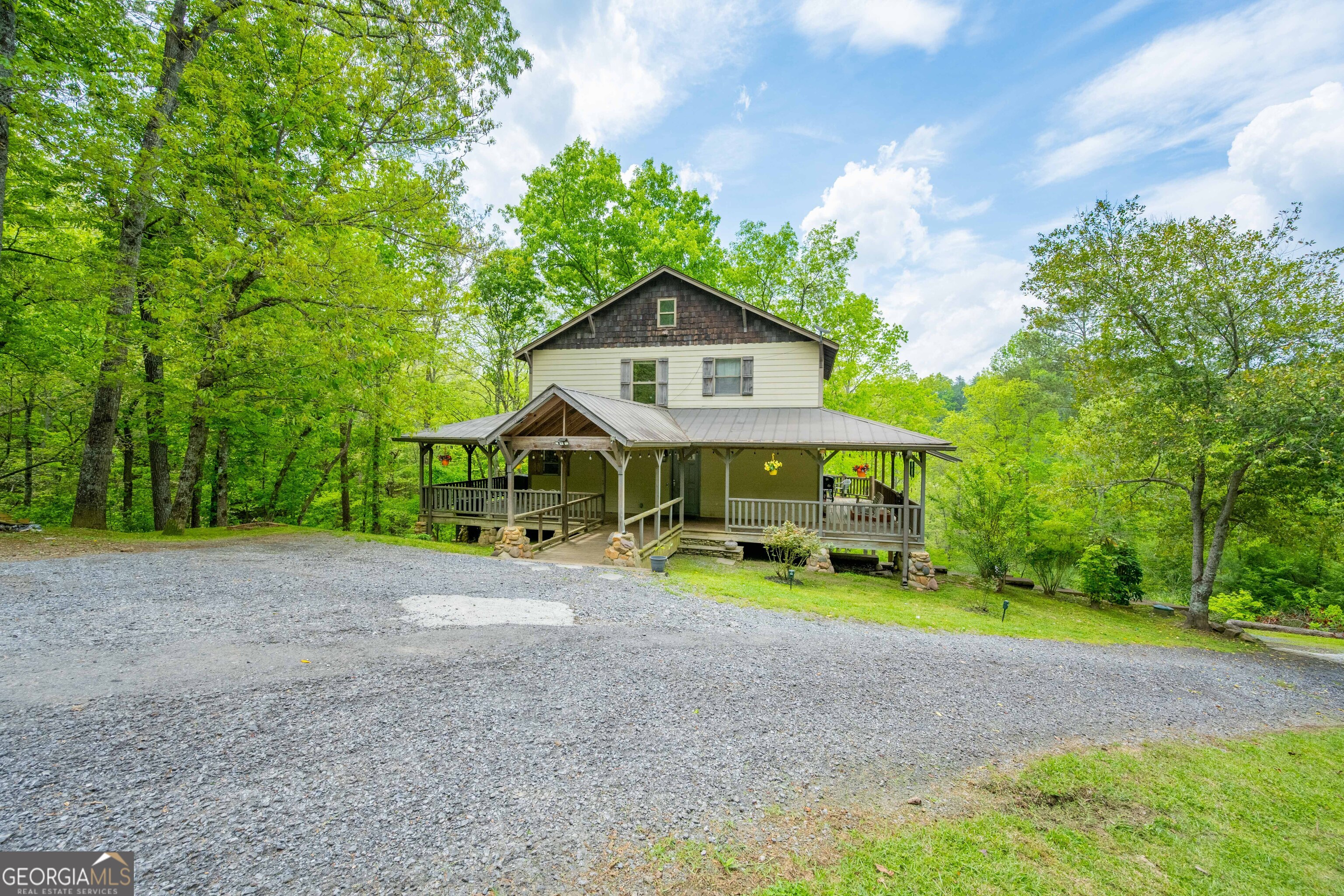 361 Meadow LN