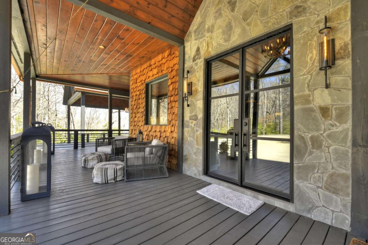 509 Wisteria LN