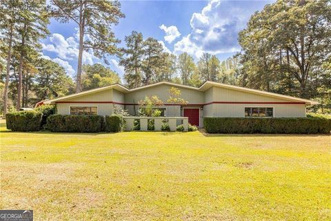 Photo of 225 Banks Road, Fayetteville, GA 30214 (MLS # 10649215)