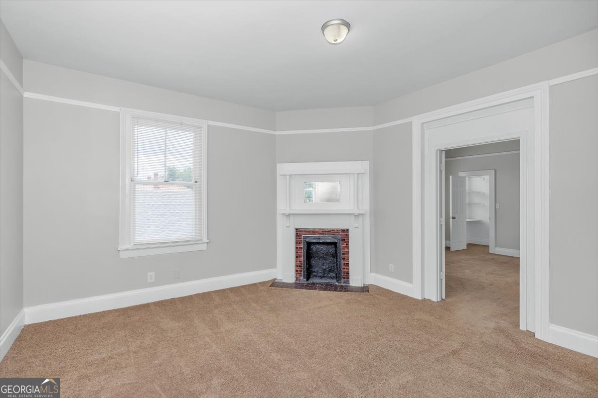 211 Broad ST