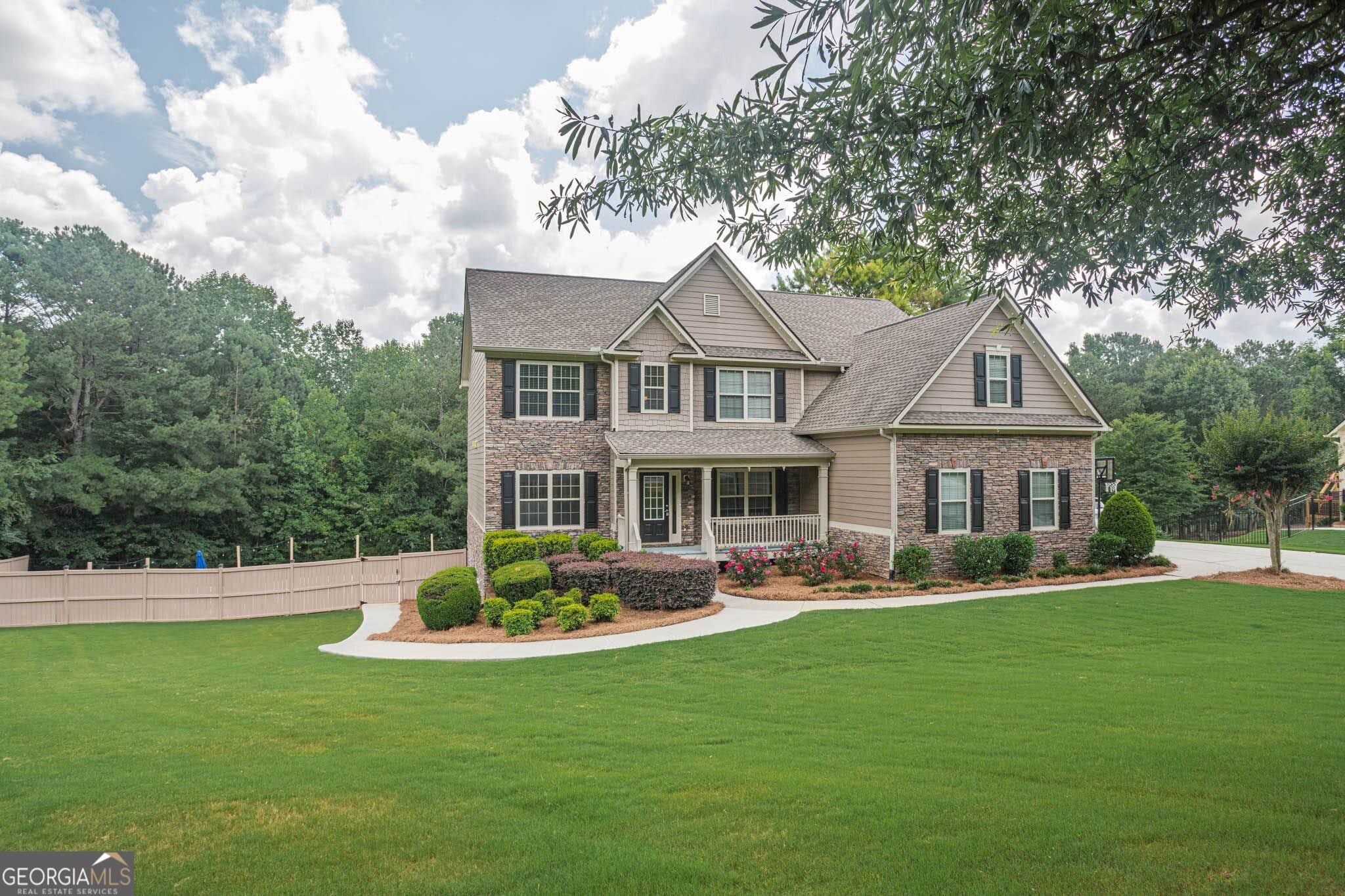 1664 Maes Overlook
